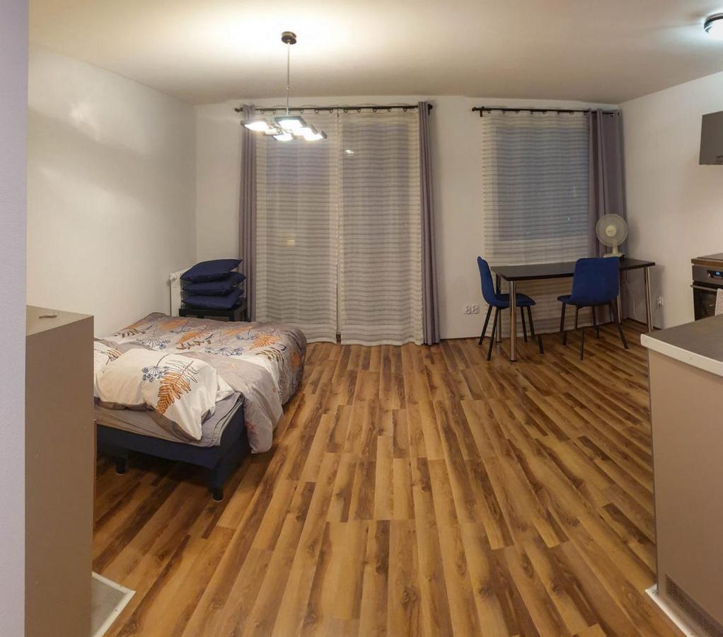 Mini Apartament Krakow Pn / Cracow North Z Parkingiem Buitenkant foto